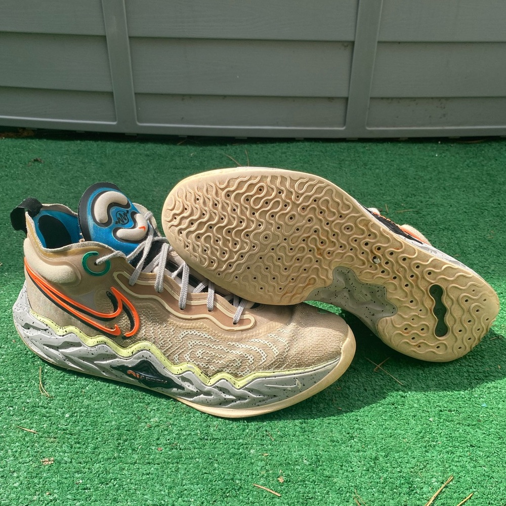 Size 12 - Nike Air Zoom GT Run - Wemby - Mowabb Attitude colorway